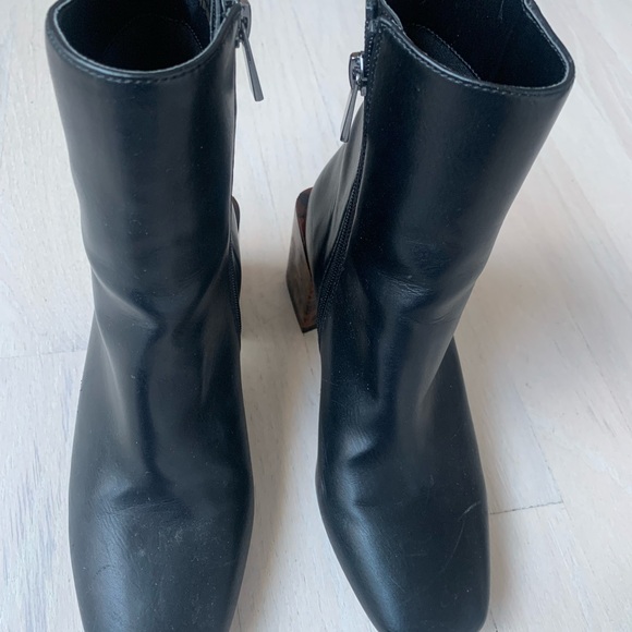 Size 5 fits 5.5 as well black Moussy Boot with tortoise shell block heel..vegan - Picture 4 of 7